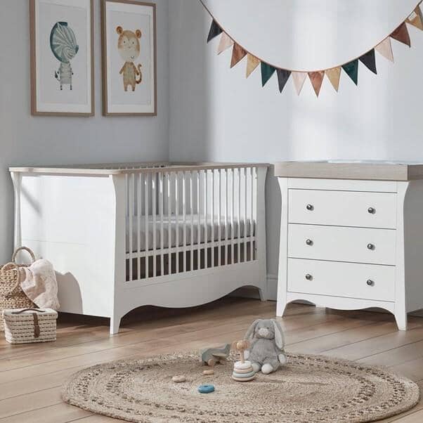 White Nursery Furniture For a Minimalist Look