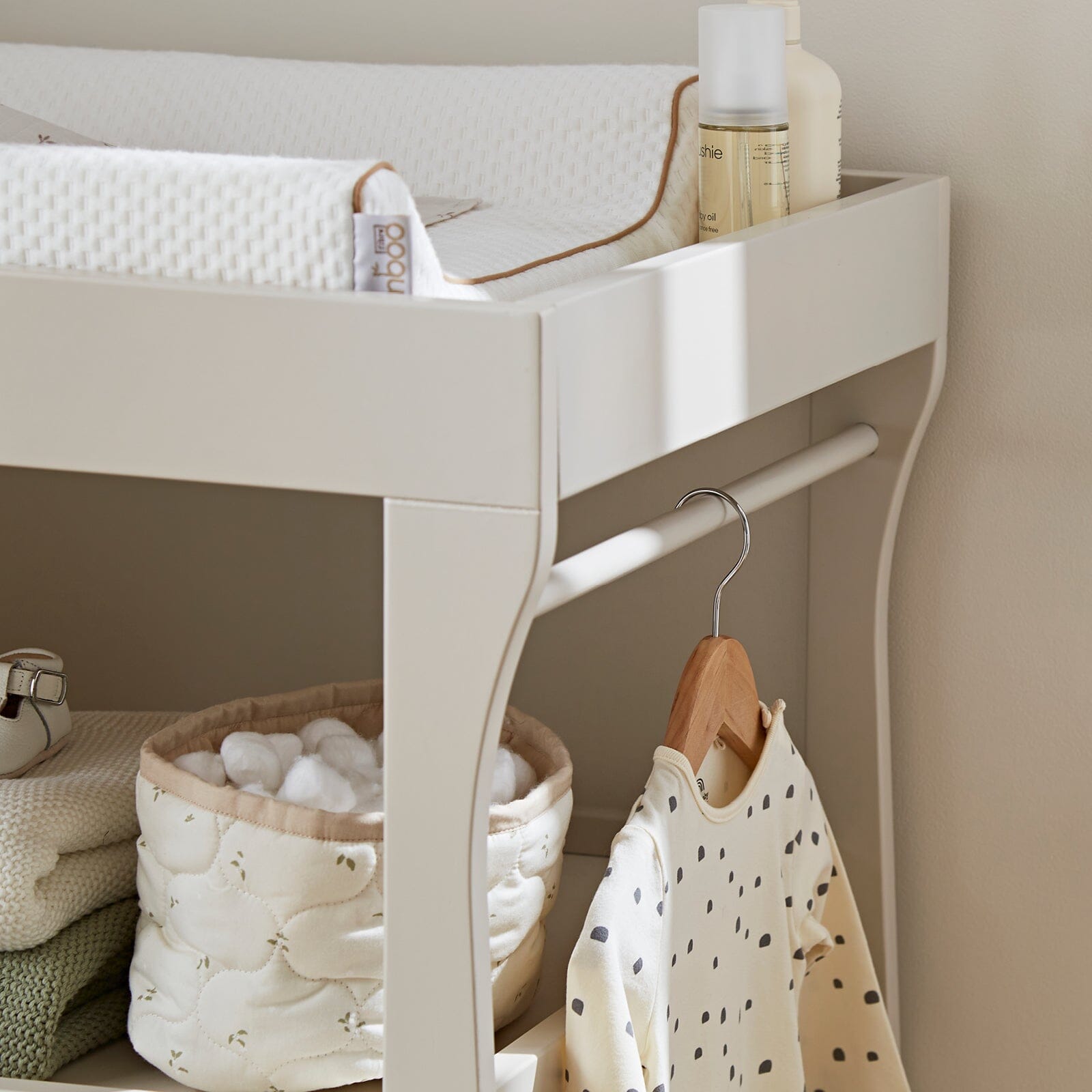 Clara Mini Changer - Cashmere Furniture Singles CuddleCo