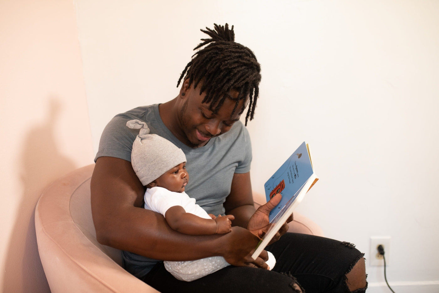 10 Best Books for Babies Under 12 Months