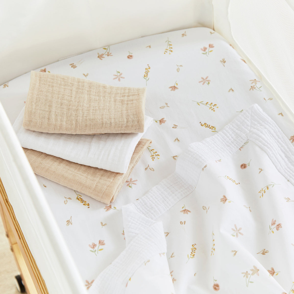 Universal Crib Co Sleeper Bedding Set Cashmere Meadow