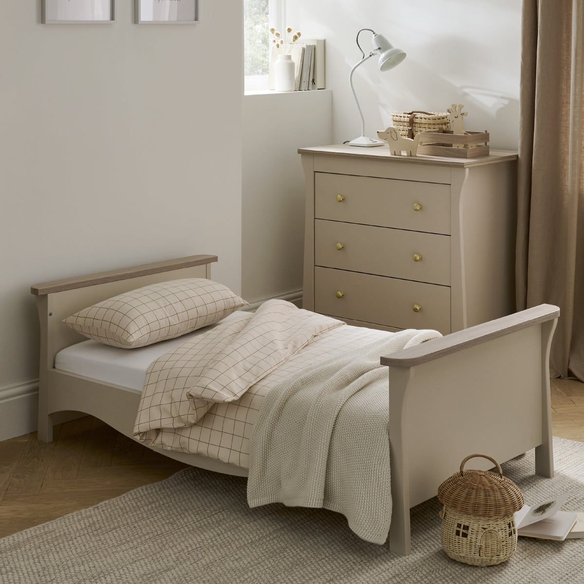 Clara Bed Cashmere &