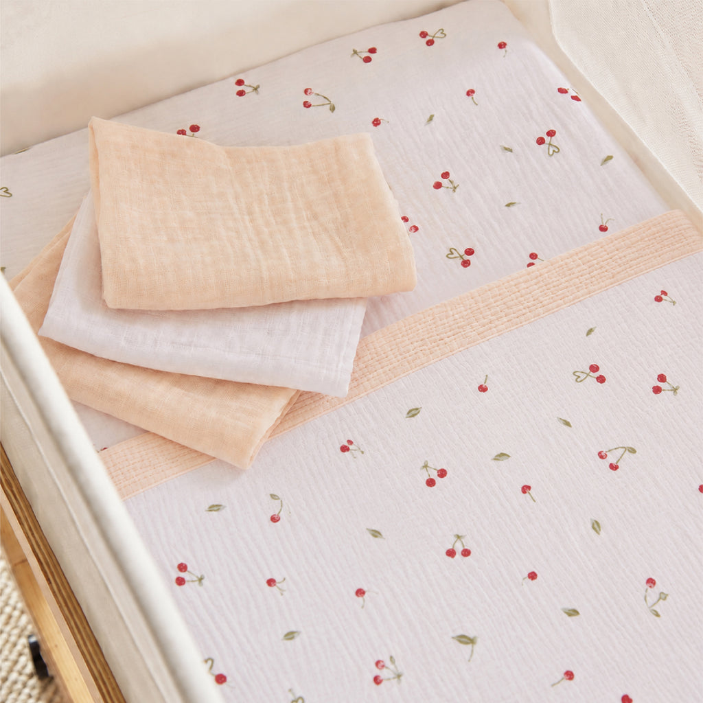 Universal Crib/Co-Sleeper Bedding Set - Ditsy Cherry