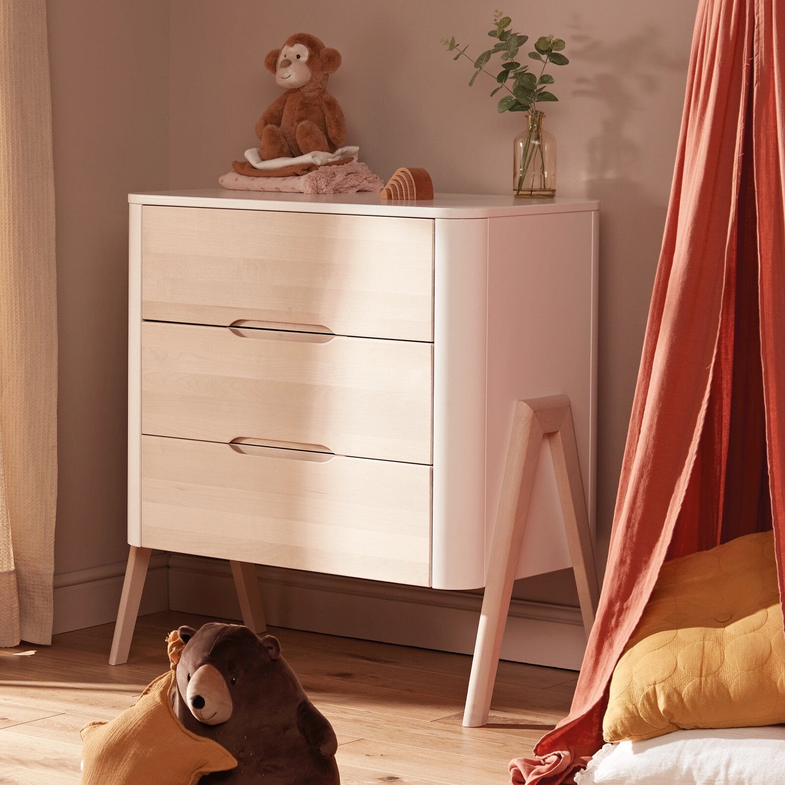 Troll Torsten Dresser & Changing Top - White/Natural Furniture Singles Troll 